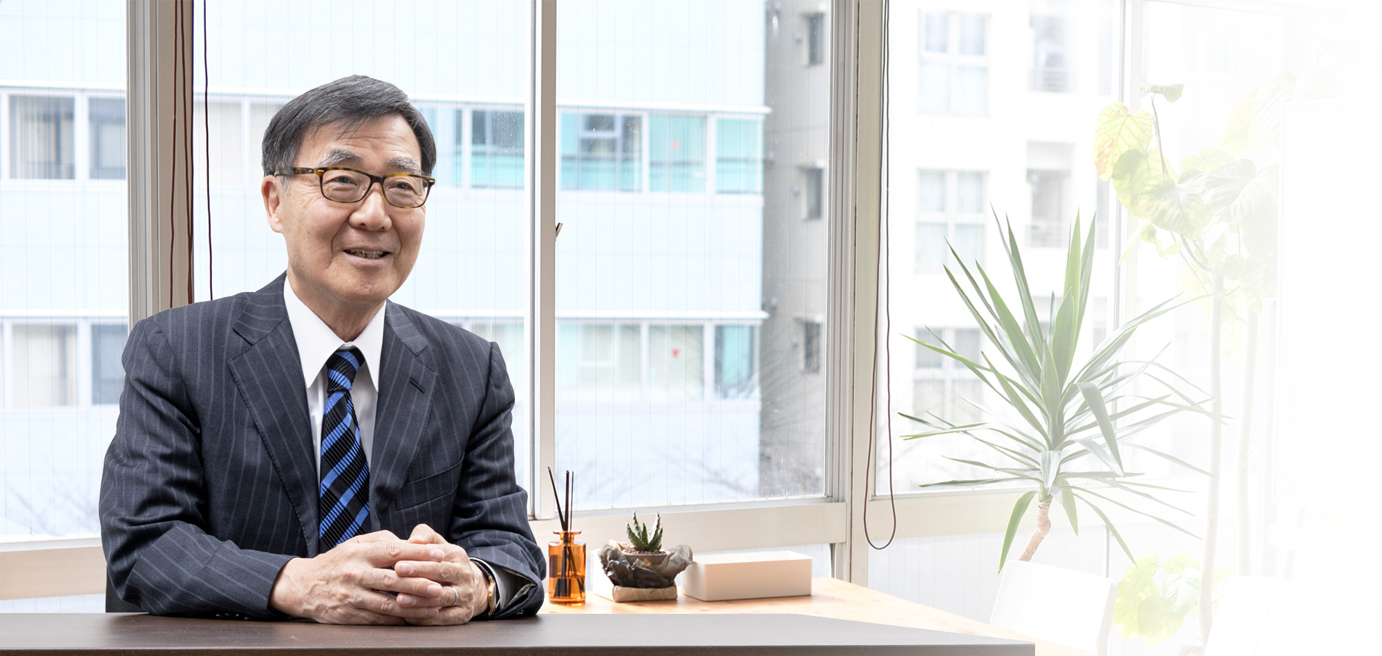 グローバルに活躍する経営層に求められるのは 高いコミュニケーション力です。